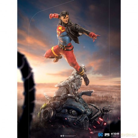 Iron Studios DC COMICS - Superboy Statue 1/10