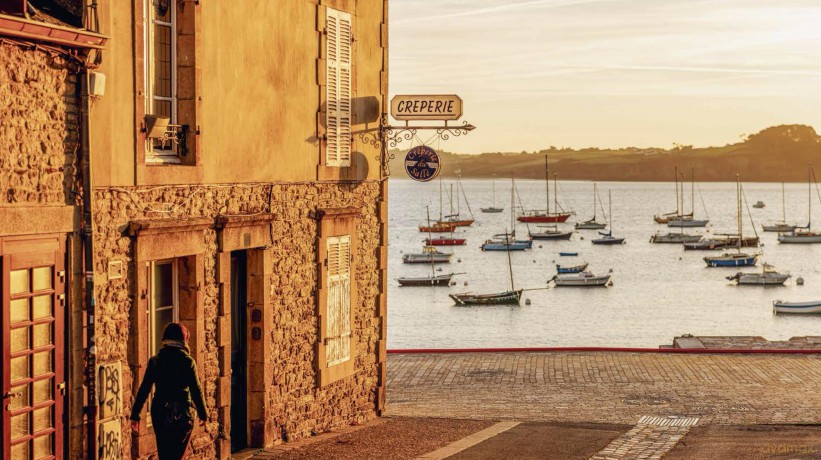 A Taste of Brittany: Places of longing, original recipes and insider tips - Verena Mayer [KSIĄŻKA]