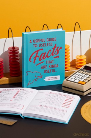 A Useful Guide to Useless Facts that are Kinda Useful - Brass Monkey [KSIĄŻKA]