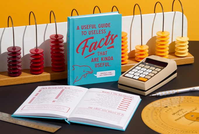 A Useful Guide to Useless Facts that are Kinda Useful - Brass Monkey [KSIĄŻKA]