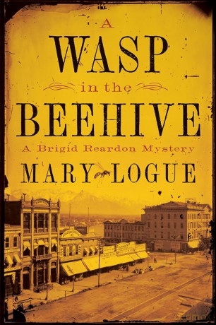 A Wasp in the Beehive: A Brigid Reardon Mystery (The Brigid Reardon Mysteries) - Mary Logue [KSIĄŻKA]
