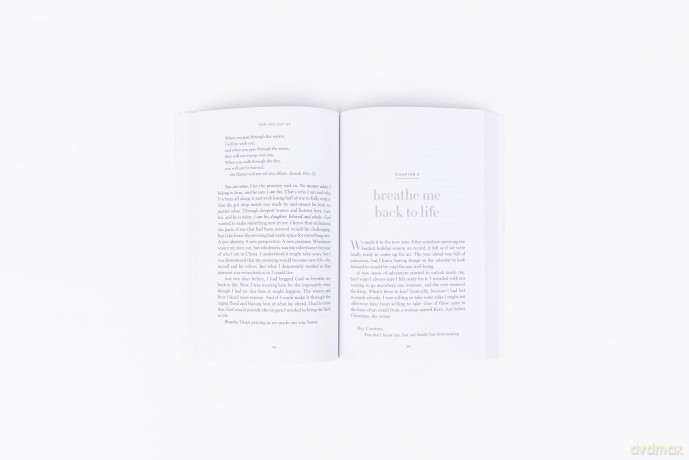 And She Got Up: Shattered by Loss, Restored by Jesus - Courtney Pray Duke [KSIĄŻKA]