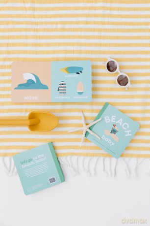 Beach Baby: Board Book for Early Learners (Let's Go! Baby) - Danielle, Il Wilson [KSIĄŻKA]