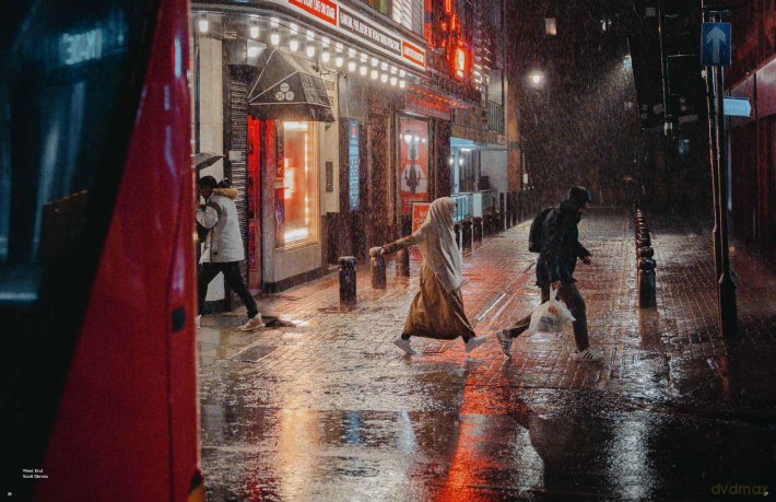 Captured: London: one city | forty-five photographers | two hundred photos - Roy Geneugelijk [KSIĄŻKA]
