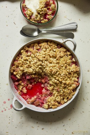 Centrepiece: Bold, vibrant recipes to put vegetables in the spotlight - Helen Graham [KSIĄŻKA]