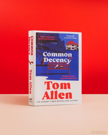 Common Decency: The hilarious, smart debut novel from the beloved comedian - perfect for your next book club read! - Tom Allen [KSIĄŻKA]