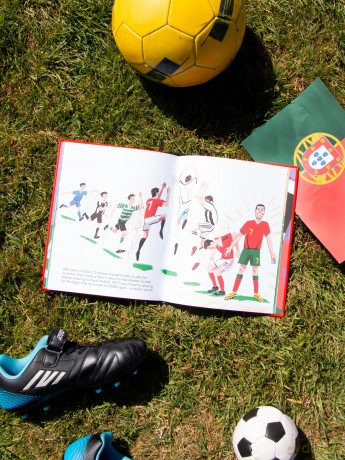 Cristiano Ronaldo (143): Little People, BIG DREAMS - Maria Is Vegara [KSIĄŻKA]