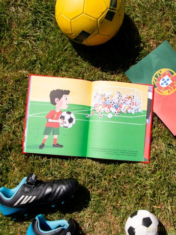 Cristiano Ronaldo (143): Little People, BIG DREAMS - Maria Is Vegara [KSIĄŻKA]