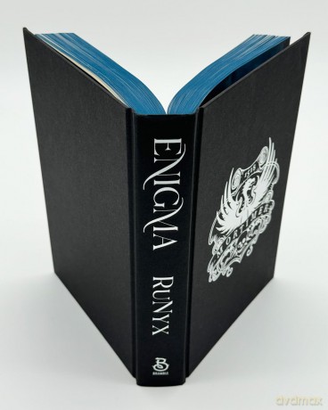 Enigma: A Dark Academia Romance - Runyx [KSIĄŻKA]