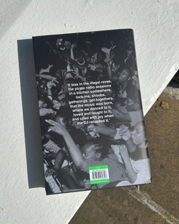 Escaping Babylon: An Intimate History of Black British Music - Bernard Jesse [KSIĄŻKA]