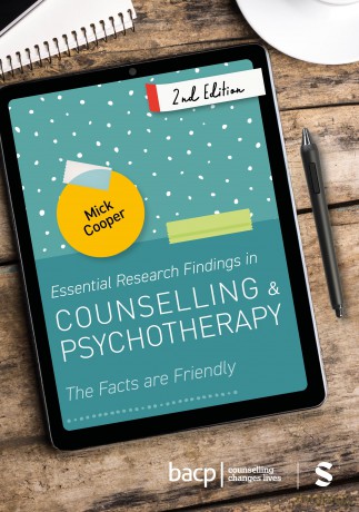 Essential Research Findings in Counselling and Psychotherapy: The Facts are Friendly - Cooper Mick [KSIĄŻKA]