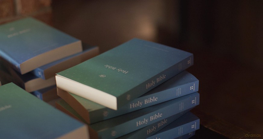 ESV Outreach Bible (Paperback, Blue) [KSIĄŻKA]