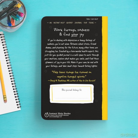 Find Your Joy Here: A Creative Journal to Help Teens Release Sadness and Depression and Find Moments of Happiness Every Day (Instant Help Guided Journal for Teens) - Lisa M Schab [KSIĄŻKA]