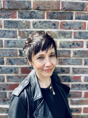 Five: The intense and gripping psychological thriller from a brand-new literary fiction voice. New for 2026! - Ilona Bannister [KSIĄŻKA]