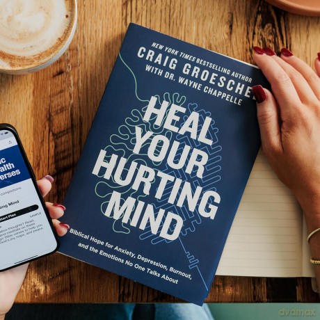 Heal Your Hurting Mind: Biblical Hope for Anxiety, Depression, Burnout, and the Emotions No One Talks About - Groeschel Craig [KSIĄŻKA]