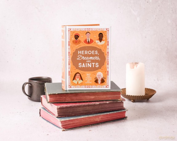 Heroes, Dreamers, and Saints: 365 True Stories of Faith and Courage - Muoz Isabel [KSIĄŻKA]