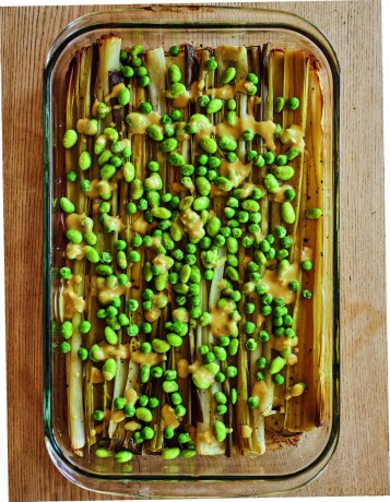 High Fibre Heroes: THE INSTANT SUNDAY TIMES BESTSELLER. How to turn 12 everyday vegetables into 100 joyful, health-boosting recipes - Fearnley-Whittingsta [KSIĄŻKA]