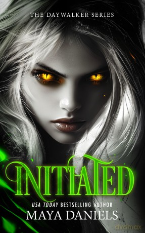 Initiated: A Vampire Urban Fantasy Series: 4 (Daywalker Series) - Maya Daniels [KSIĄŻKA]