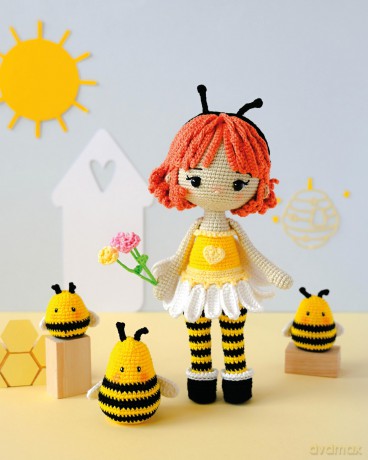 Kawaii Crochet Dolls: Amigurumi patterns for 10 adorable dolls and 30 cute characters - Elise Brocard [KSIĄŻKA]