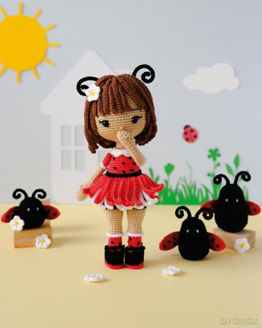 Kawaii Crochet Dolls: Amigurumi patterns for 10 adorable dolls and 30 cute characters - Elise Brocard [KSIĄŻKA]
