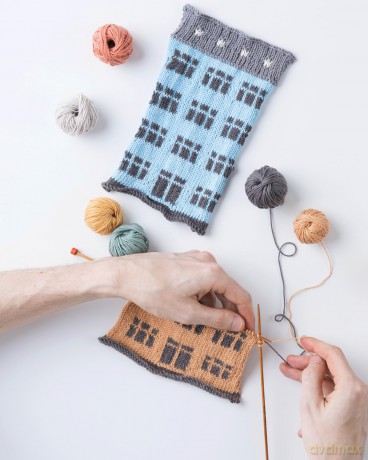 Knit The City Building Blocks: Mix and match knitting charts for iconic city buildings - Jake Henzler [KSIĄŻKA]