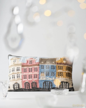 Knit The City Building Blocks: Mix and match knitting charts for iconic city buildings - Jake Henzler [KSIĄŻKA]