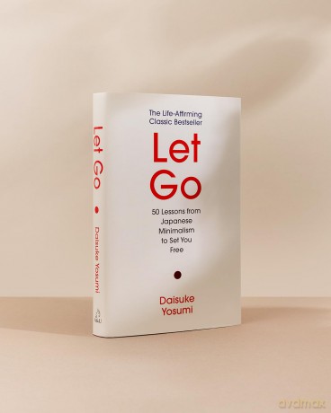 Let Go: 'A meaningful guide for living lightly and authentically' MARIE KONDO - Daisuke Yosumi [KSIĄŻKA]