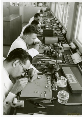 Longines: Watches That Made History - Pierre Schmitt [KSIĄŻKA]