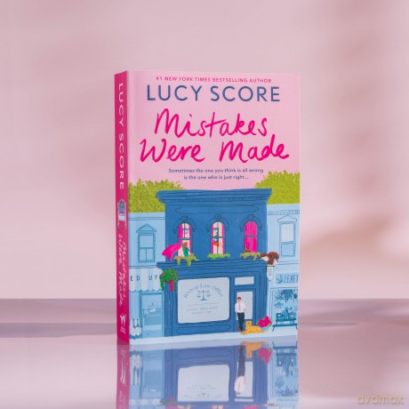 Mistakes Were Made: A totally addictive, spicy, hilarious small-town romance (Story Lake) - Lucy Score [KSIĄŻKA]