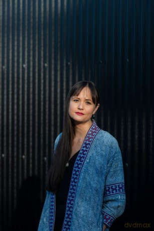 Mother Ghost Mango Seed: The mesmerising, emotional and absorbing family drama and multigenerational literary debut for 2026! - Natalie Gregory [KSIĄŻKA]