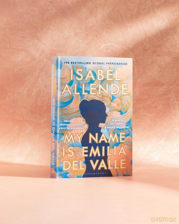 My Name is Emilia del Valle: 'A spellbinding masterpiece' Santa Montefiore - Isabel Allende [KSIĄŻKA]