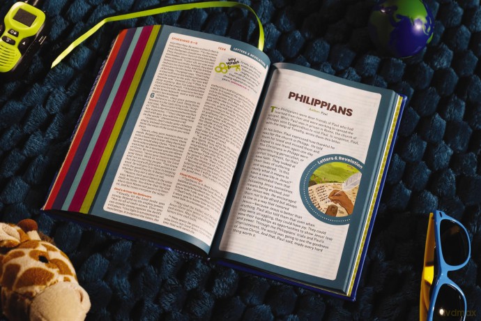 NIrV, Tiny Theologians Bible, Leathersoft over Board, Blue, Comfort Print: A Beginner's Guide to the Bible - for Kids - Gannett Amy [KSIĄŻKA]