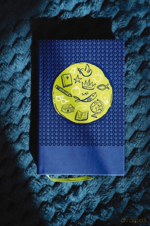 NIrV, Tiny Theologians Bible, Leathersoft over Board, Blue, Comfort Print: A Beginner's Guide to the Bible - for Kids - Gannett Amy [KSIĄŻKA]