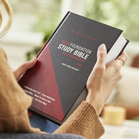 NKJV Foundation Study Bible, Wide-Margin, Black Hardcover, Red Letter: New King James Version, Black, Wide-Margin, Red Letter [KSIĄŻKA]