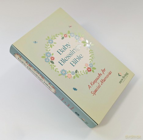 NLT Baby Blessings Bible: A Keepsake for Special Memories: New Living Translation, British Text Version [KSIĄŻKA]