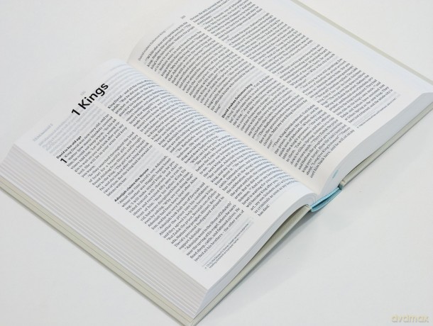 NLT Baby Blessings Bible: A Keepsake for Special Memories: New Living Translation, British Text Version [KSIĄŻKA]