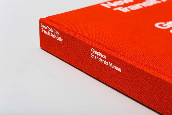 NYCTA Graphics Standards Manual - Standards Manual [KSIĄŻKA]