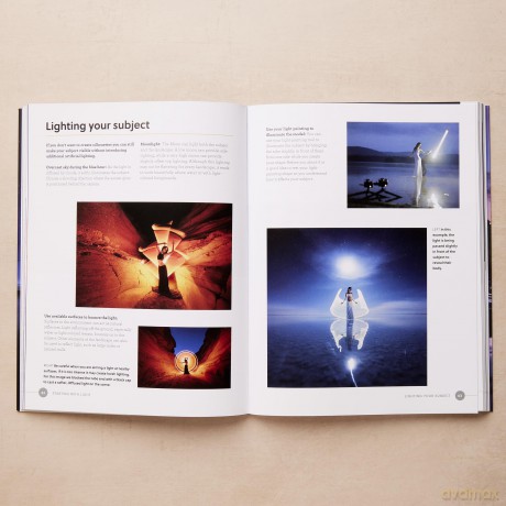 Outdoor Light-Painting Photography: The Essential Field Guide - Eric Par [KSIĄŻKA]