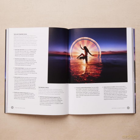Outdoor Light-Painting Photography: The Essential Field Guide - Eric Par [KSIĄŻKA]