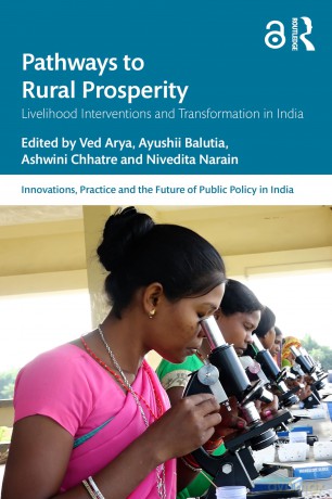 Pathways to Rural Prosperity: Livelihood Interventions and Transformation in India (Public Policy in India) - Arya Ved [KSIĄŻKA]