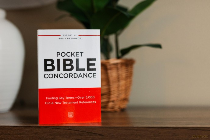 Pocket Bible Concordance: Finding Key Terms---Over 5,000 Old and New Testament References (Nelson's Pocket Reference Series) - Thomas Nelson [KSIĄŻKA]