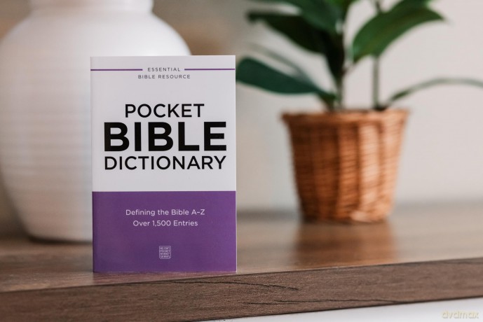 Pocket Bible Dictionary: Defining the Bible A-Z---Over 1,500 Entries (Nelson's Pocket Reference Series) - Thomas Nelson [KSIĄŻKA]