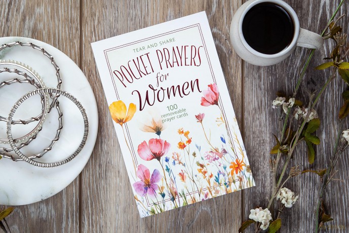 Pocket Prayers for Women: Tear and Share - 100 Removeable Prayer Cards [KSIĄŻKA]