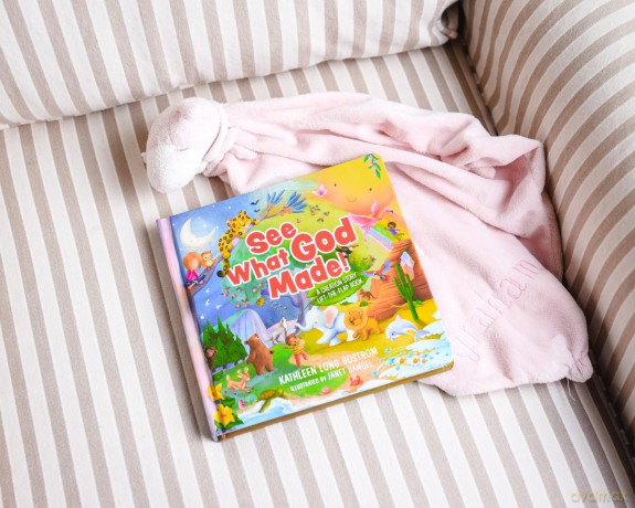 See What God Made!: A Creation Story Lift-the-Flap Book - Bostrom Kathleen [KSIĄŻKA]