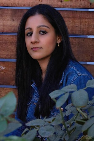 Sour Fruit: An all-consuming debut novel about sex, grief and hunger, for fans of BUTTER and BOY PARTS ('Feverish, devouring and provocative' - Lucy Rose) - Ahana Virdi [KSIĄŻKA]