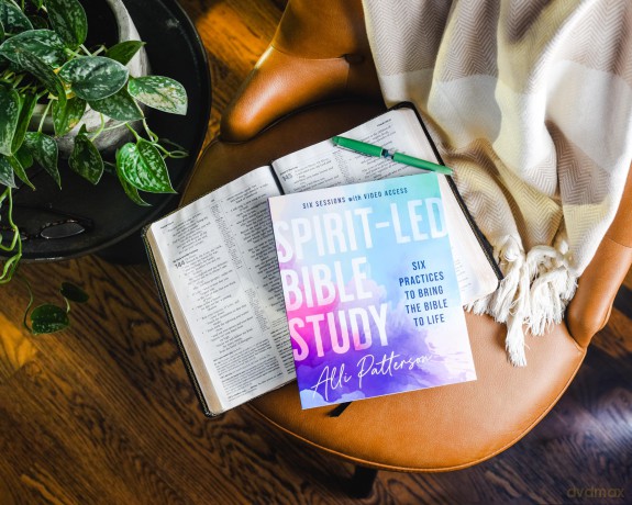 Spirit-Led Bible Study Workbook plus Streaming Video: Six Practices to Bring the Bible to Life - Patterson Alli [KSIĄŻKA]