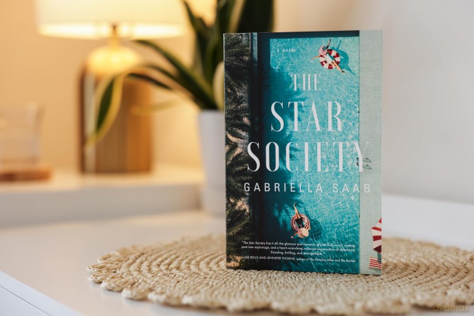 Star Society | Softcover: A Historical Novel - Gabriella Saab [KSIĄŻKA]