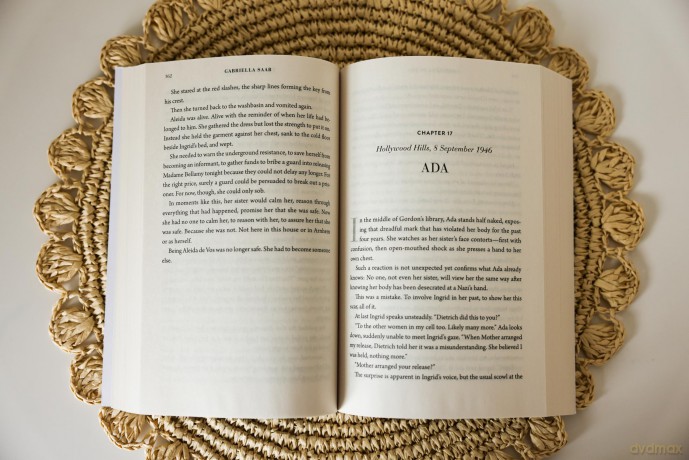 Star Society | Softcover: A Historical Novel - Gabriella Saab [KSIĄŻKA]