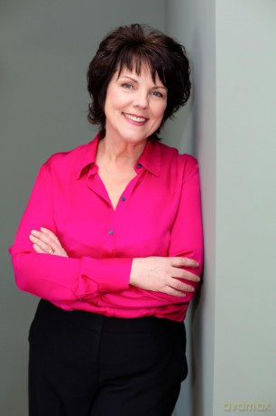 Step Up To Sales Leader: How to lead your new sales team to thrive and grow - Amanda Downs [KSIĄŻKA]