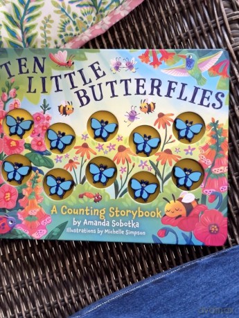 Ten Little Butterflies: A Counting Storybook - Sobotka Amanda [KSIĄŻKA]